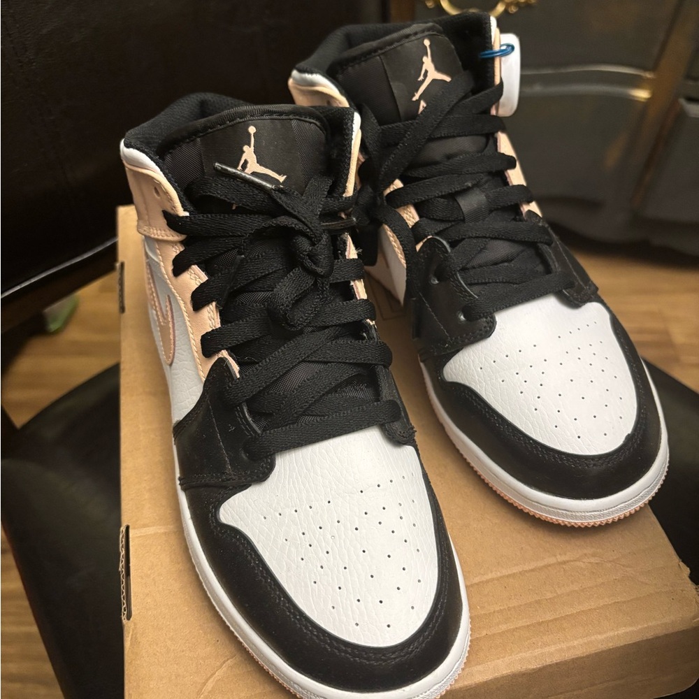 Jordan 1 Mid